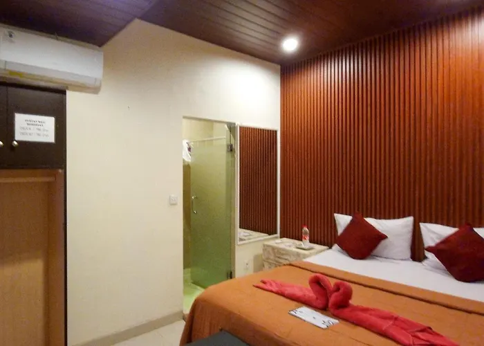 Gustav Bali And Massage